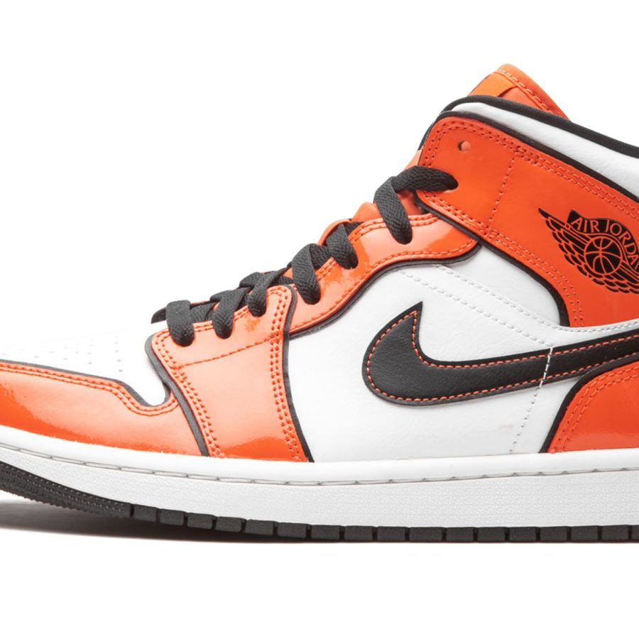 Air Jordan 1 Mid Se turf Orange