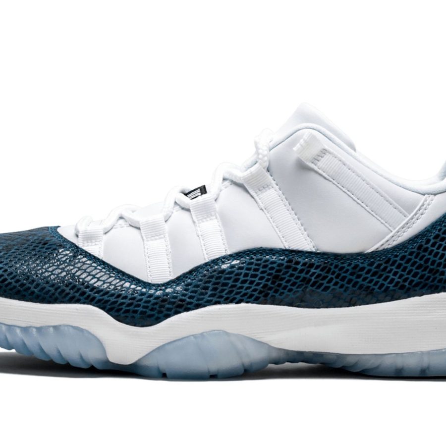 Air Jordan 11 Retro Low Le blue Snakeskin