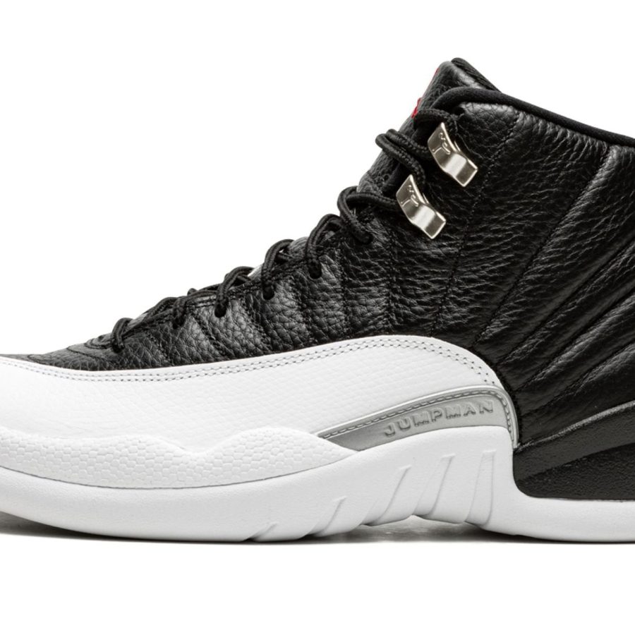 Air Jordan 12 Retro playoffs 2022