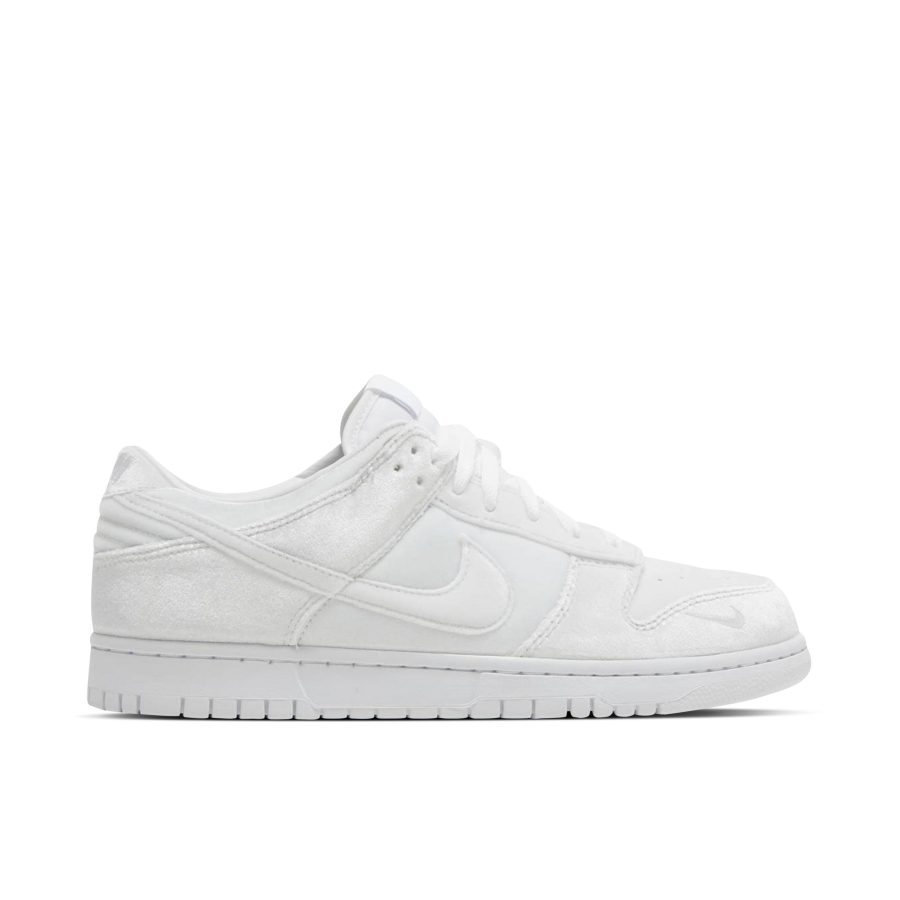 Dover Street Market X Nike Dunk Low Triple White Dh2686-100
