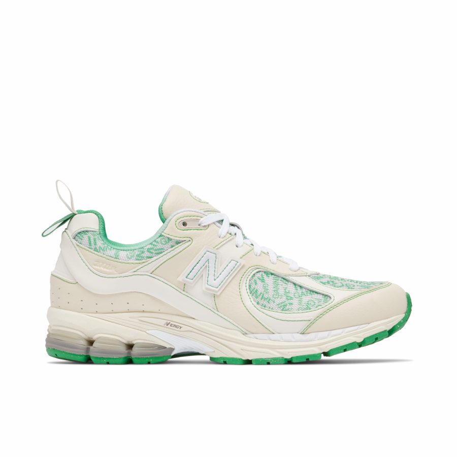 New Balance 2002r Cream M2002rgc
