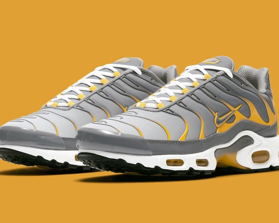 Nike Air Max Plus Particle Grey Dark Sulphur