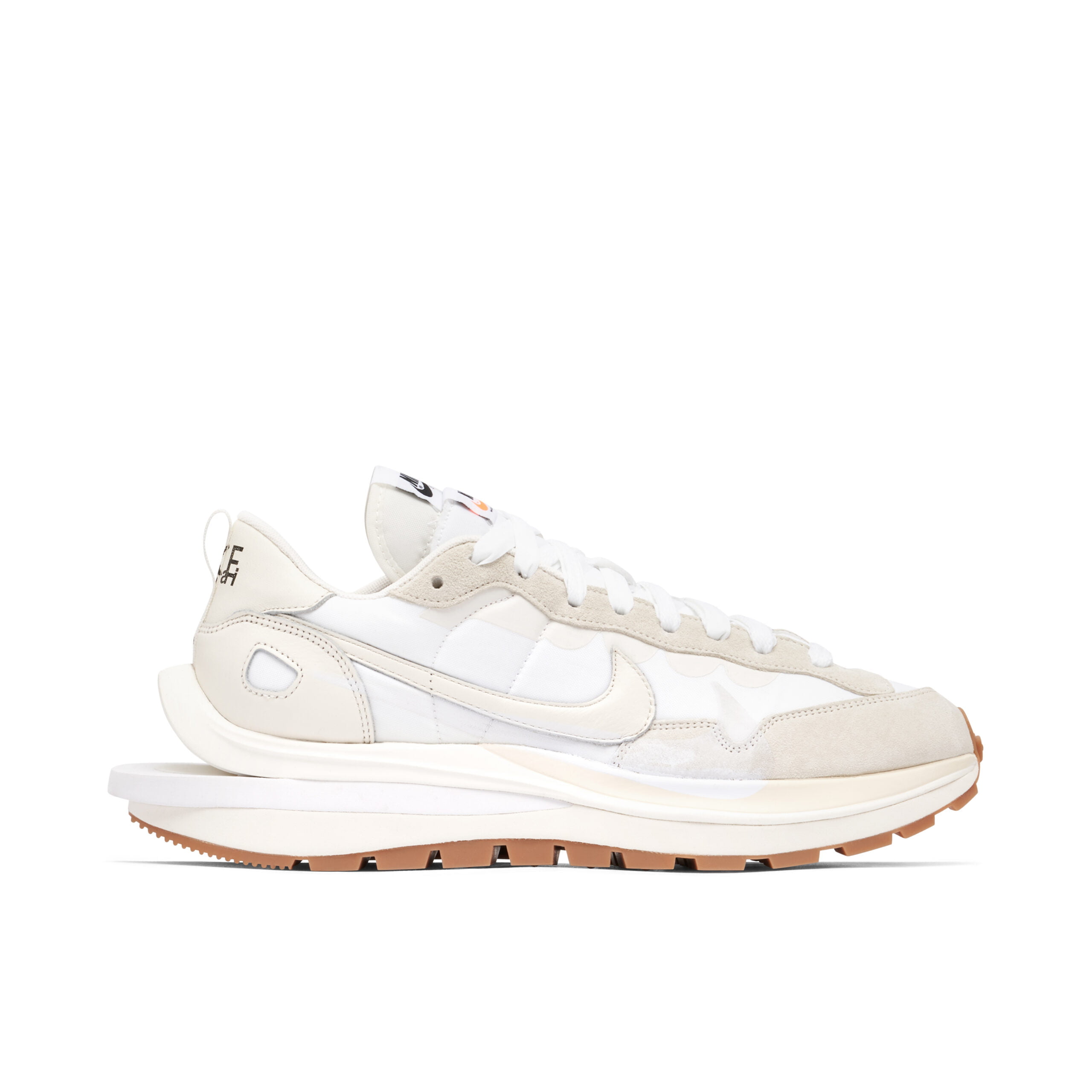 sacai-x-nike-vaporwaffle-white-sail-dypsz.jpg