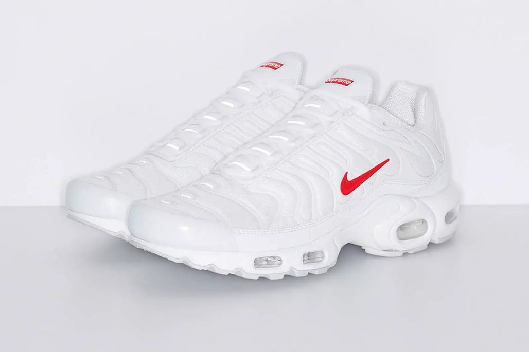 supreme-x-air-max-plus-tn-white-qg0xr.jpg