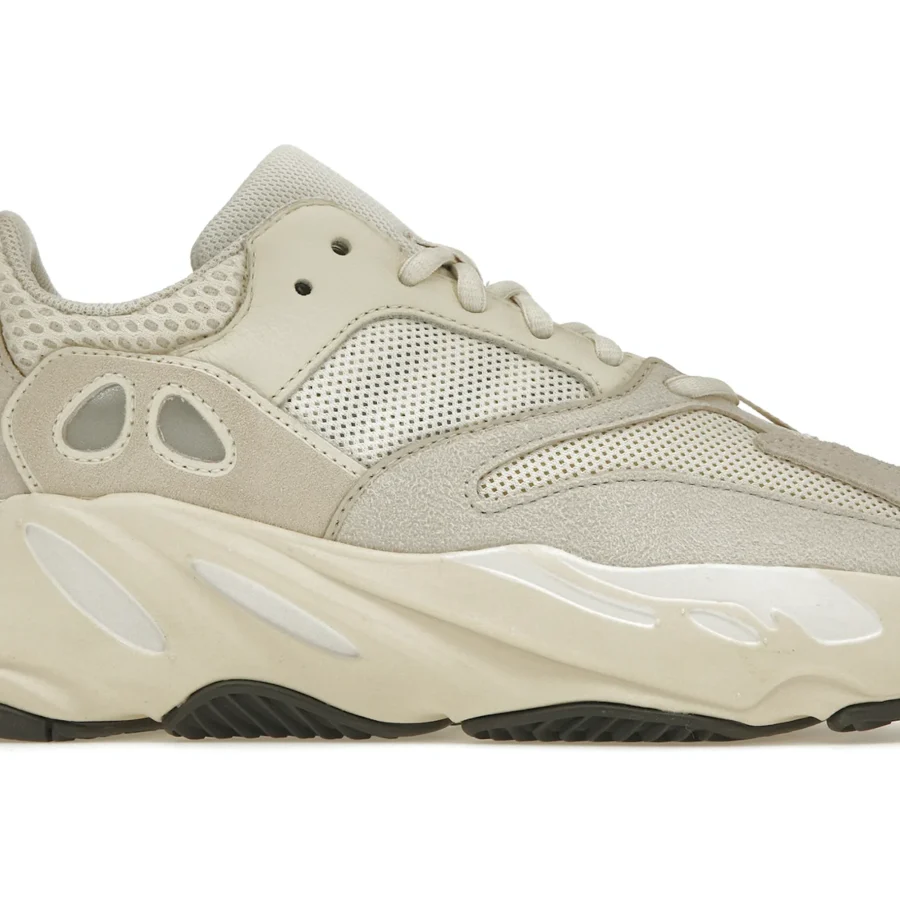 Yeezy Boost 700 Analog