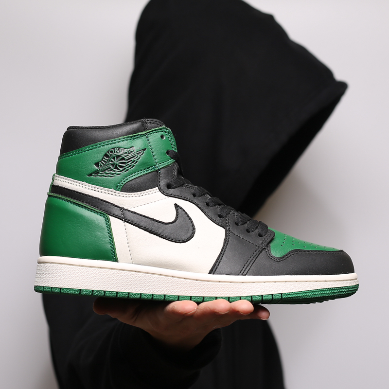 Air Jordan 1 Retro High OG 555088-302