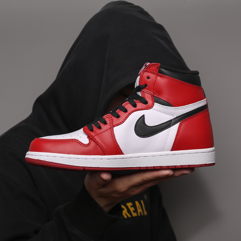 Air Jordan 1 Retro High OG “Chicago”555088-101
