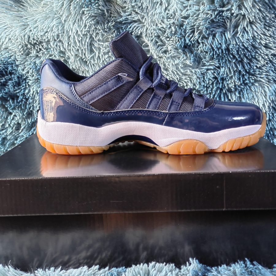 Air Jordan 11 Retro Low Navy Gum 528895-405