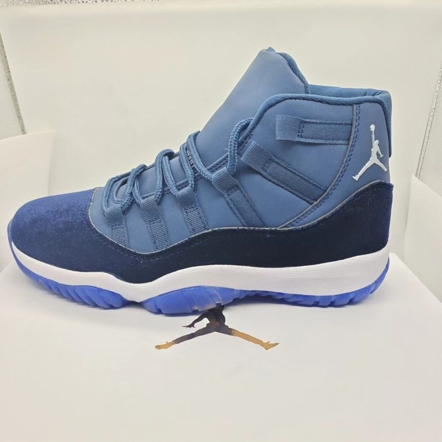 Air Jordan 11 WMNS “Midnight Navy”Code AR0715-441