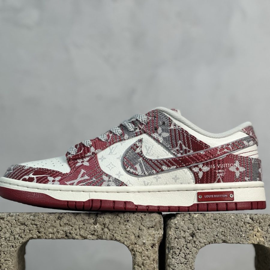 Nike SB Dunk Low joint gray and red denim