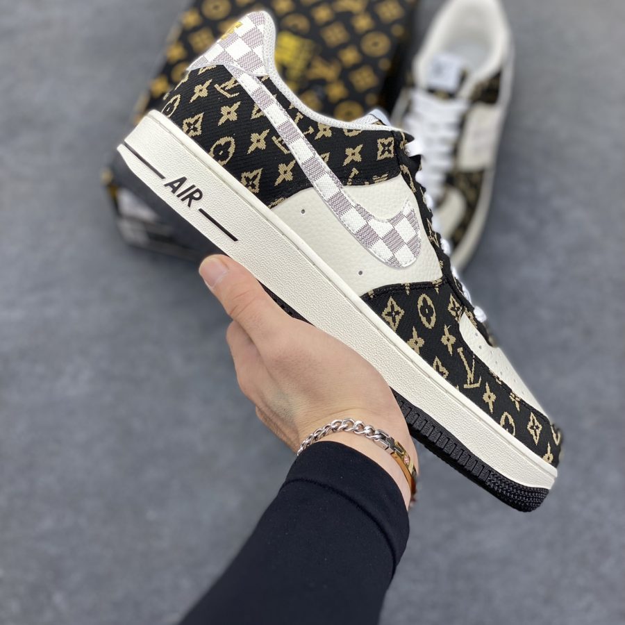 Limited edition Nike Air Force 1 '07 Low Black and gold fabric