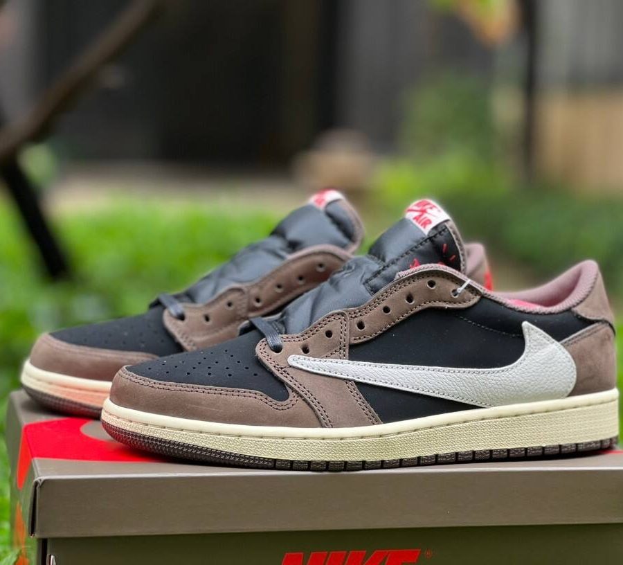 Travis Scott x Air Jordan 1 Low Dark Mocha